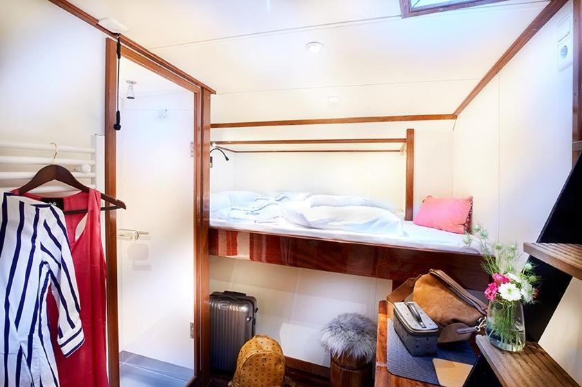 ホテル Segelschiff Loth Lorien ハンブルク エクステリア 写真