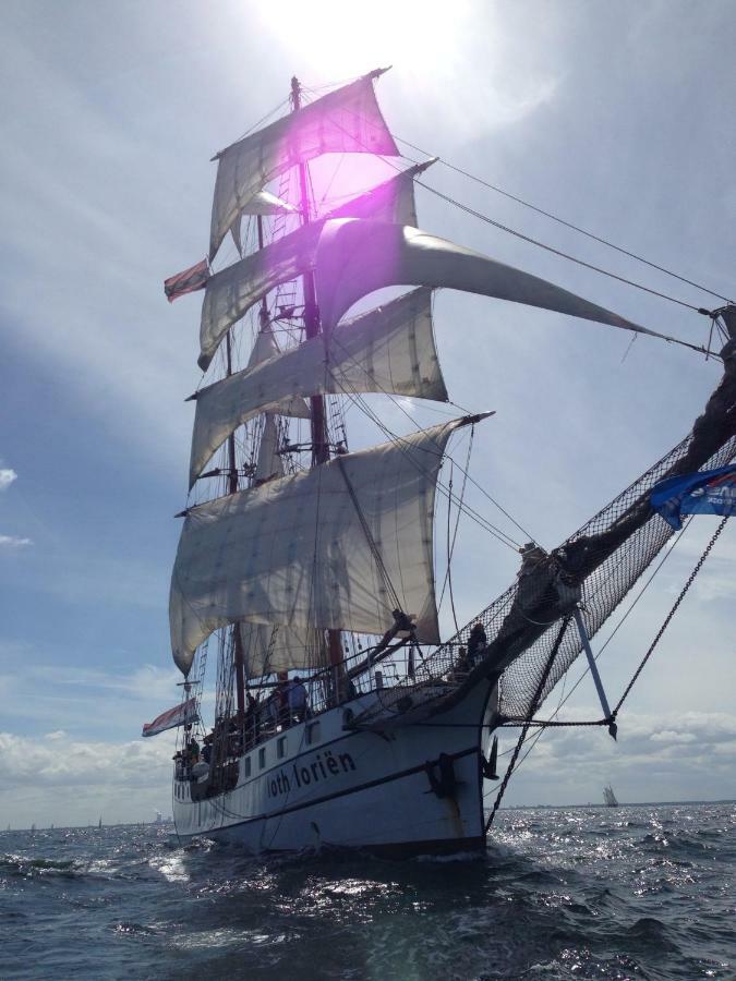 ホテル Segelschiff Loth Lorien ハンブルク エクステリア 写真