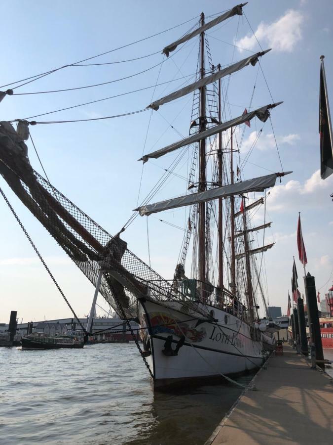 ホテル Segelschiff Loth Lorien ハンブルク エクステリア 写真