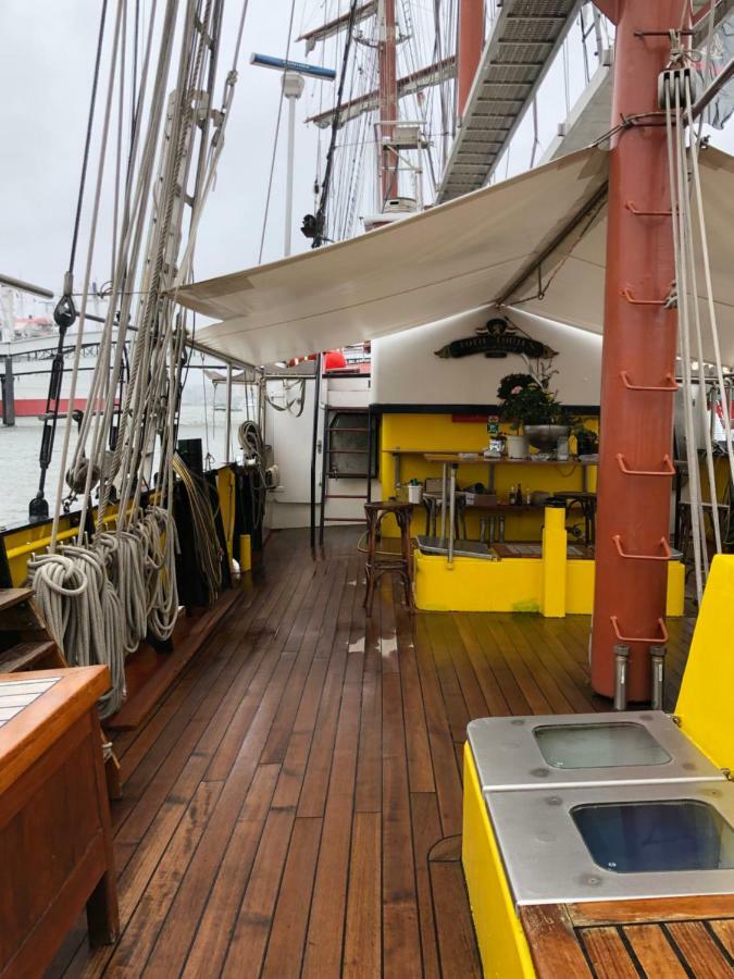 ホテル Segelschiff Loth Lorien ハンブルク エクステリア 写真